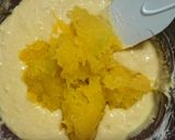 Foto langkah ke 3 dari resep Pumpkin Cupcakes (labu kuning).