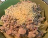 Foto del paso 3 de la receta: Pasta con salsa de champiñones, jamón, tocino y crema agria