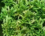 Foto langkah ke 1 dari resep Tumis Bunga Pepaya.