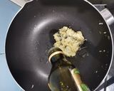 Foto langkah ke 2 dari resep Spaghetti Aglio Olio Tuna.