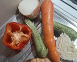 Foto del paso 1 de la receta: Tallarines de morrón con vegetales salteados