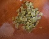 Foto del paso 4 de la receta: Camarones con nopales en salsa de chile guajillo