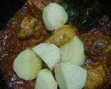 A picture of step 4 of Chicken alo.
