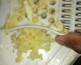 A picture of step 2 of Potatoes Bhajia mwitu.