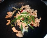 辣炒蠔油嫩雞片【5分鐘】的食譜步驟6照片