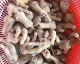 Hình bước làm 2 của món Chân gà xào sả ớt