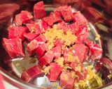 Hình bước làm 2 của món Bắp bò nhật hầm thơm