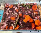Une image de l'étape 7 de Rôti de sanglier mariné, carottes et lard fumé.