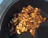 Une image de l'étape 5 de Coquilles saint Jacques gratinées béchamel et champignons bruns.
