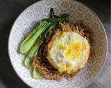 Gambar langkah 6 resipi Mee Segera Goreng.