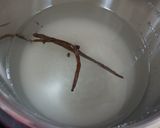 Une image de l'étape 1 de Poires 🍐 pochées au sirop vanille de Madagascar.