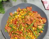 Foto langkah ke 5 dari resep Tumis Sayur Sosis.