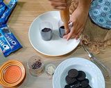 A picture of step 2 of Creamy Oreo shots.
