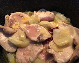 Foto del paso 2 de la receta: Cinta de lomo en salsa