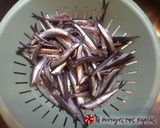 A picture of step 1 of Fragrant anchovies in the oven.