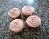 A picture of step 6 of Strawberry cupcakes #weeklyjikonichallenge.