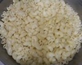 A picture of step 1 of Tomato Macroni.
