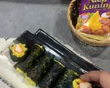 Foto langkah ke 2 dari resep Sushi Nasi Kuning.