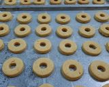 Foto langkah ke 5 dari resep Mini Donut Cookies.
