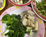 รูปขั้นตอนการทำที่ 1 ของ ต้มส้มปลาทับทิมใส่ใบมะขามอ่อน