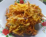 Foto langkah ke 3 dari resep Bakwan Mie Kuning.