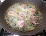 Foto langkah ke 1 dari resep Ayam kukus jamur.