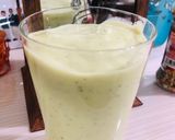 A picture of step 4 of Avocado creamy shake.