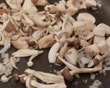 Une image de l'étape 2 de Vermicelle de riz et légumes sautés.