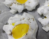 சீஸ் கிளவுட் எக்ஸ் -(Cheesy Cloud eggs recipe in tamil) ரெசிபி ஸ்டேப் 10 புகைப்படம்