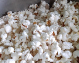 Foto del paso 1 de la receta: Pochoclos con canela y caramelo salado🍿