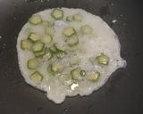 รูปขั้นตอนการทำที่ 2 ของ Fluffy EggWhite Okra Omelette ไข่ขาวฟูกระเจี๊ยบเขียว 💚