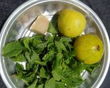 A picture of step 1 of Mint Lemon Juice.