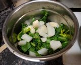 A picture of step 1 of Mooli ke patte ki chutney.
