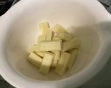 Une image de l'étape 1 de Gâteau moelleux chocolat blanc et amandes.