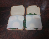 Foto del paso 3 de la receta: Sándwich de jamón serrano, queso de cabra, espinacas y huevo duro