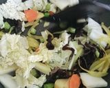 Foto langkah ke 2 dari resep Sapo Tofu Mix Jamur Enoki.