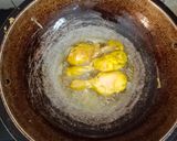 Foto langkah ke 4 dari resep Ayam Goreng kremes.
