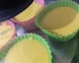 A picture of step 5 of Mango rose cup cakes.