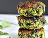 A picture of step 6 of Methi matter malai patties.