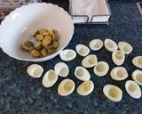 Foto del paso 2 de la receta: Huevos rellenos con mayonesa