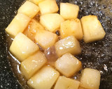 Foto del paso 2 de la receta: Montadito de pera y gorgonzola 🍐🧀