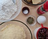 Foto del paso 1 de la receta: Cookies saladas de queso y olivas negras 🖤