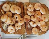 A picture of step 4 of Prawns on Toast 😘.