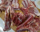 صورة لخطوة 1 من وصفة لي كوتلات في الكوكوت 🐏🍖