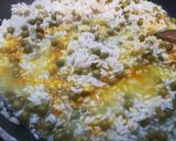 Foto del passaggio 4 della ricetta Risotto piselli e zafferano