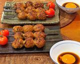 A picture of step 11 of Tsukune No Teriyaki - Chicken meatballs with teriyaki sauce.
