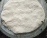 A picture of step 5 of Aloo paratha.