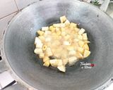 Foto langkah ke 4 dari resep Sambal Goreng Kentang, Bakso, dan Udang.