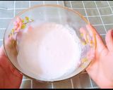 A picture of step 2 of Oreo Ice cream.
