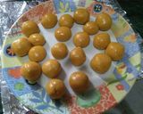 A picture of step 3 of Kesariya kaju pedha.
